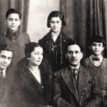 Слева направо: Али, Надир, Лейла ханум, Гюльнар, Али бек и Зейналабдин Асадуллаевы, 1936 год (возможно), Париж Али, Надир, Лейла ханум, Гюльнар, Али бек и Зейналабдин Асадуллаевы, 1936 год (возможно), Париж
