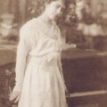 Лейла ханум после возвращения из Смольного института благородных девиц. 1914 год Лейла ханум после возвращения из Смольного института благородных девиц. 1914 год